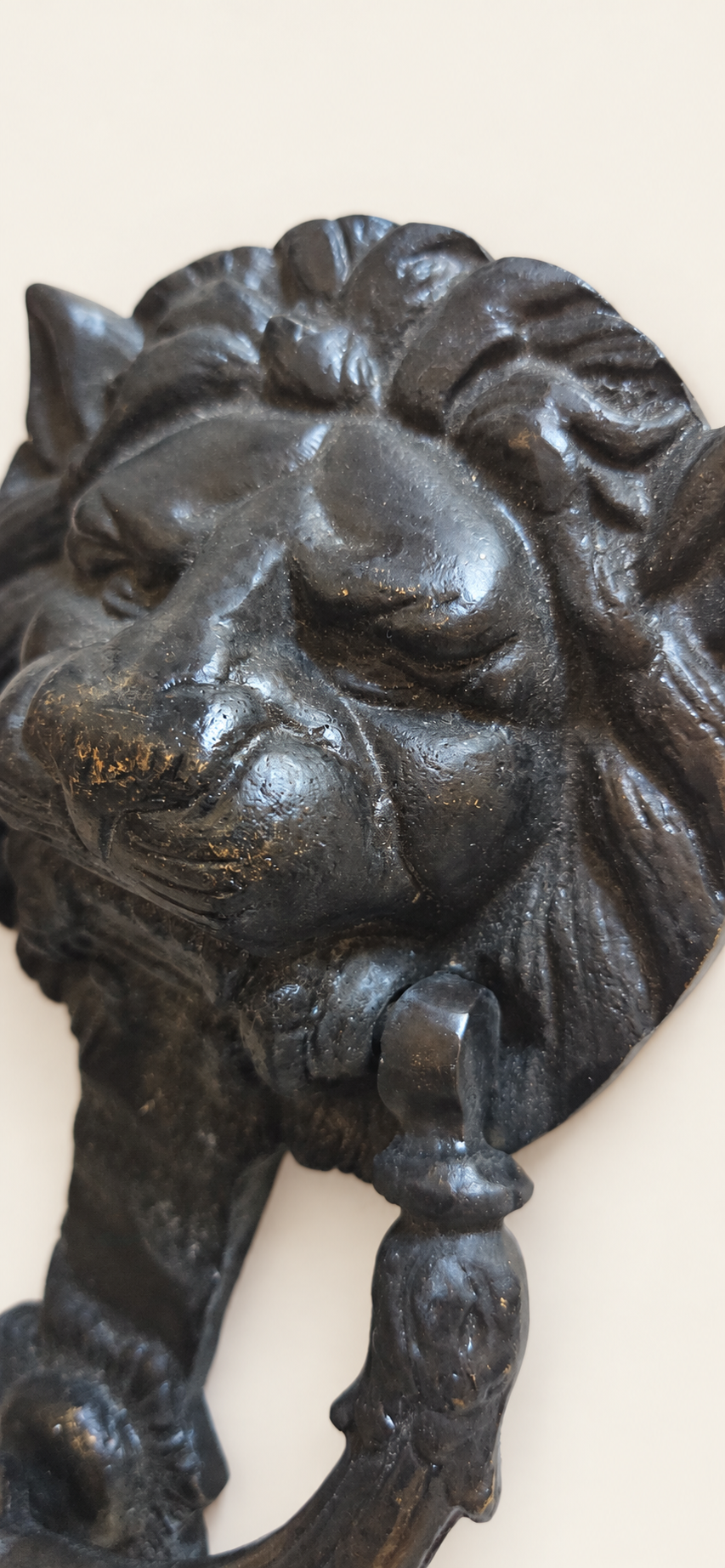 Dørbanker med løvehode – 17 × 9,5 cm